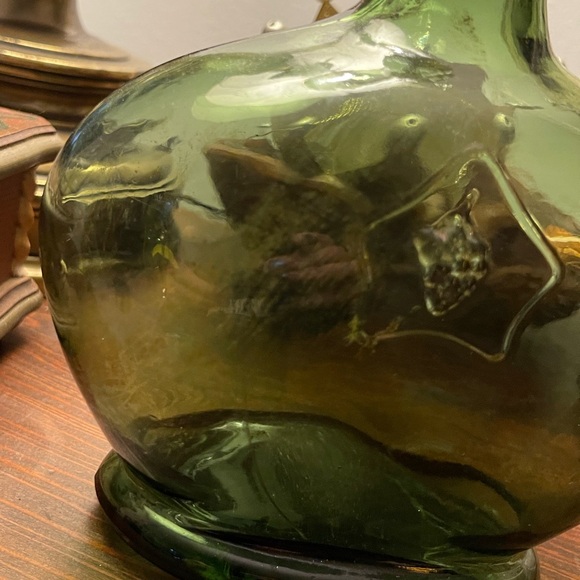 Thick heavy glass green corked bottle - Picture 6 of 6